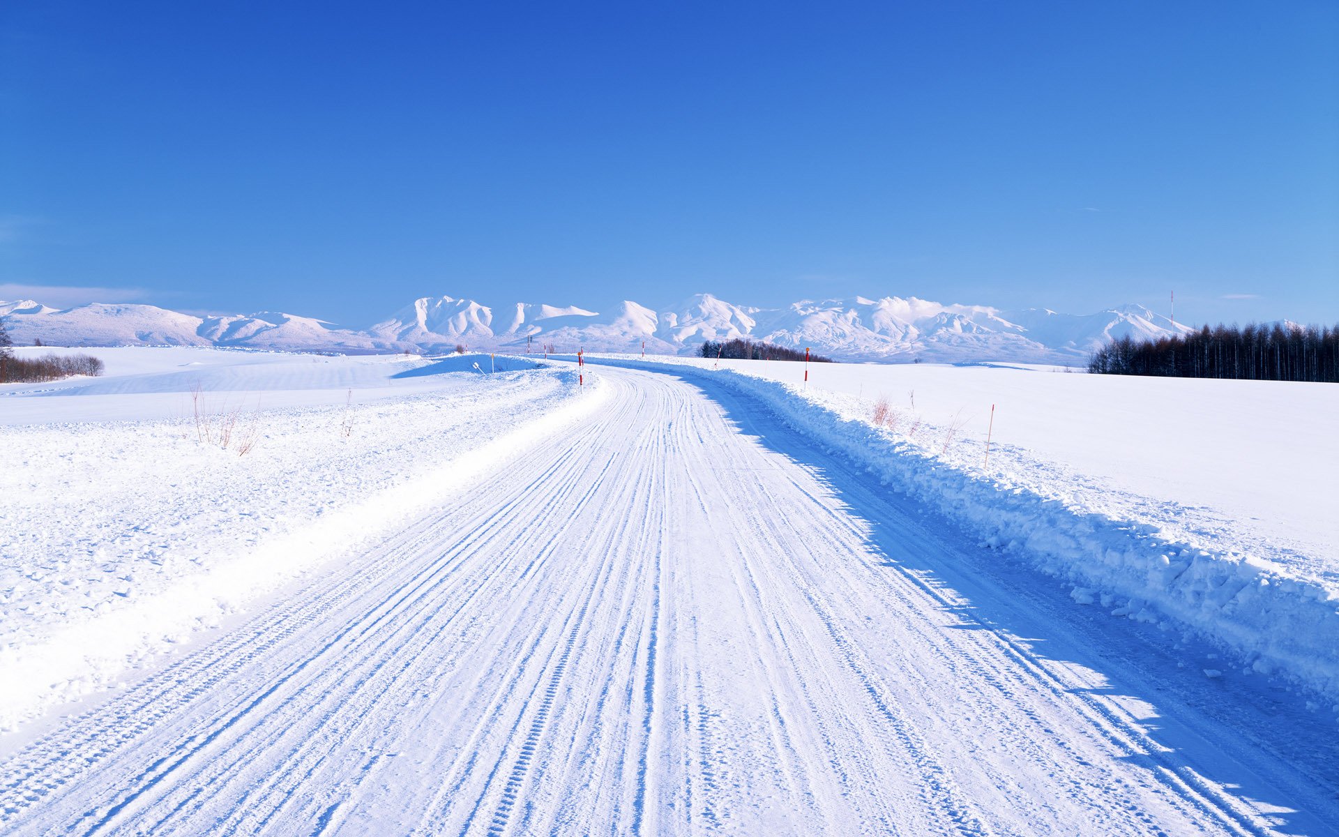 hiver route horizon montagnes