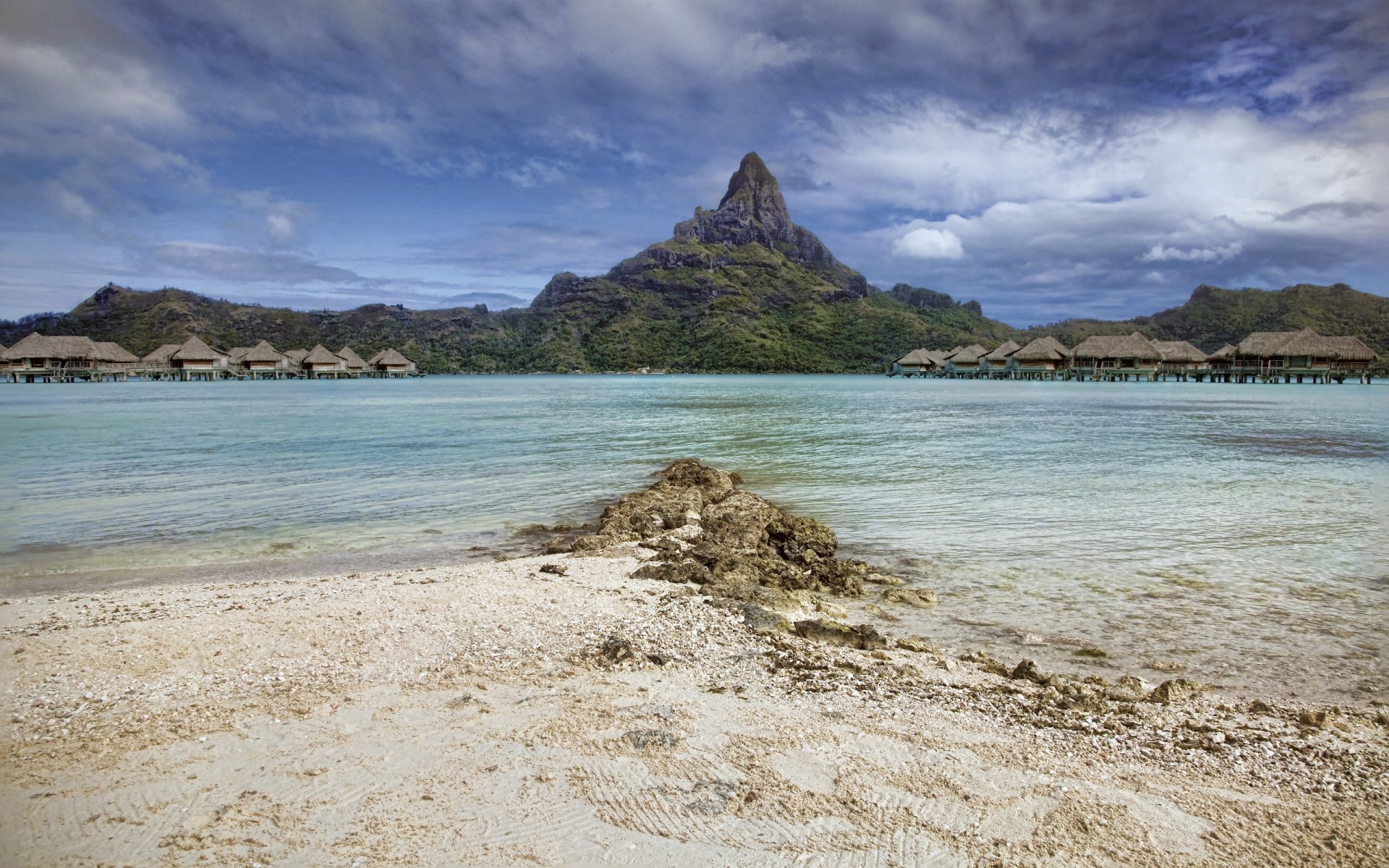 littoral cabanes montagnes nuages