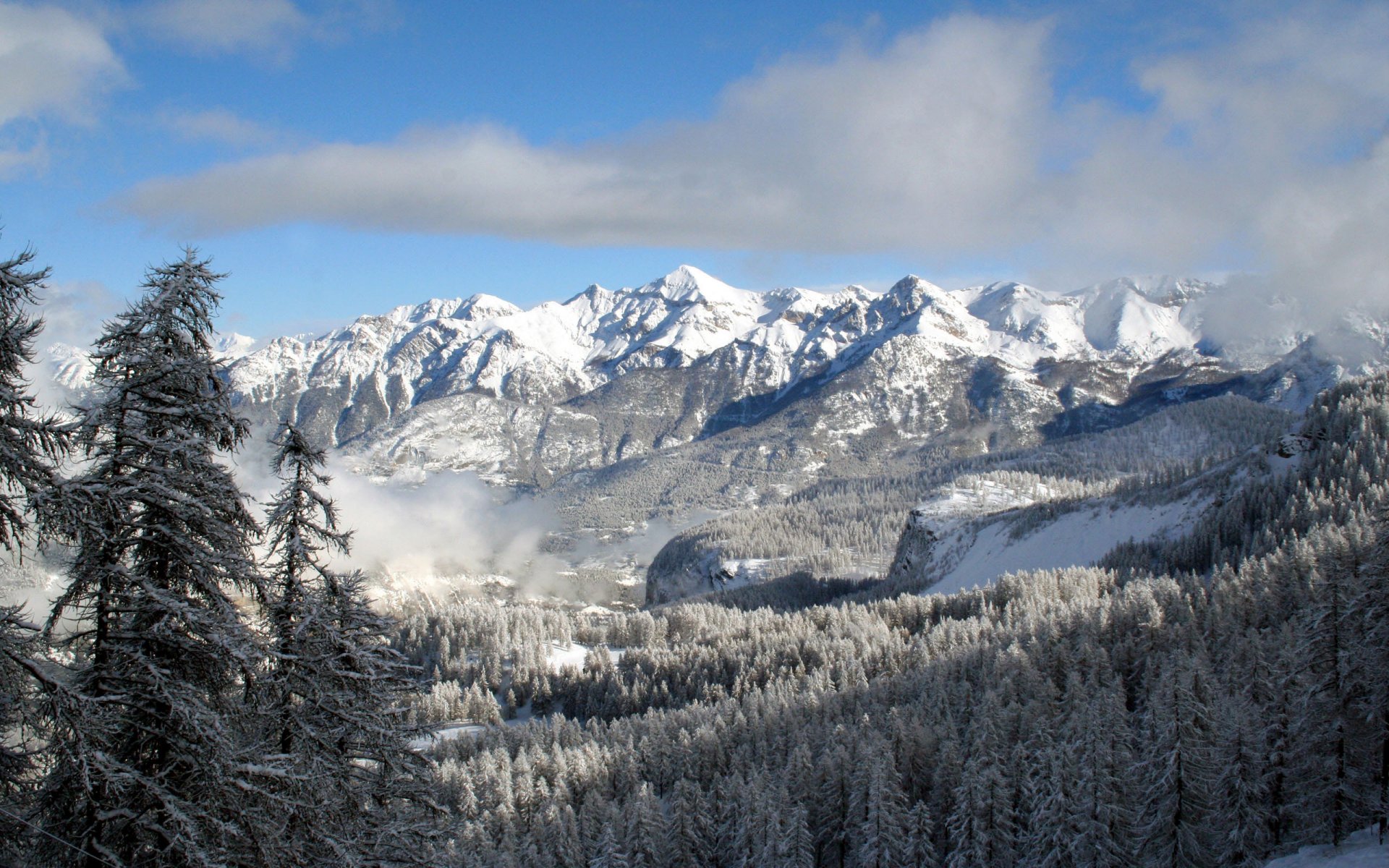 montagne neve nuvole