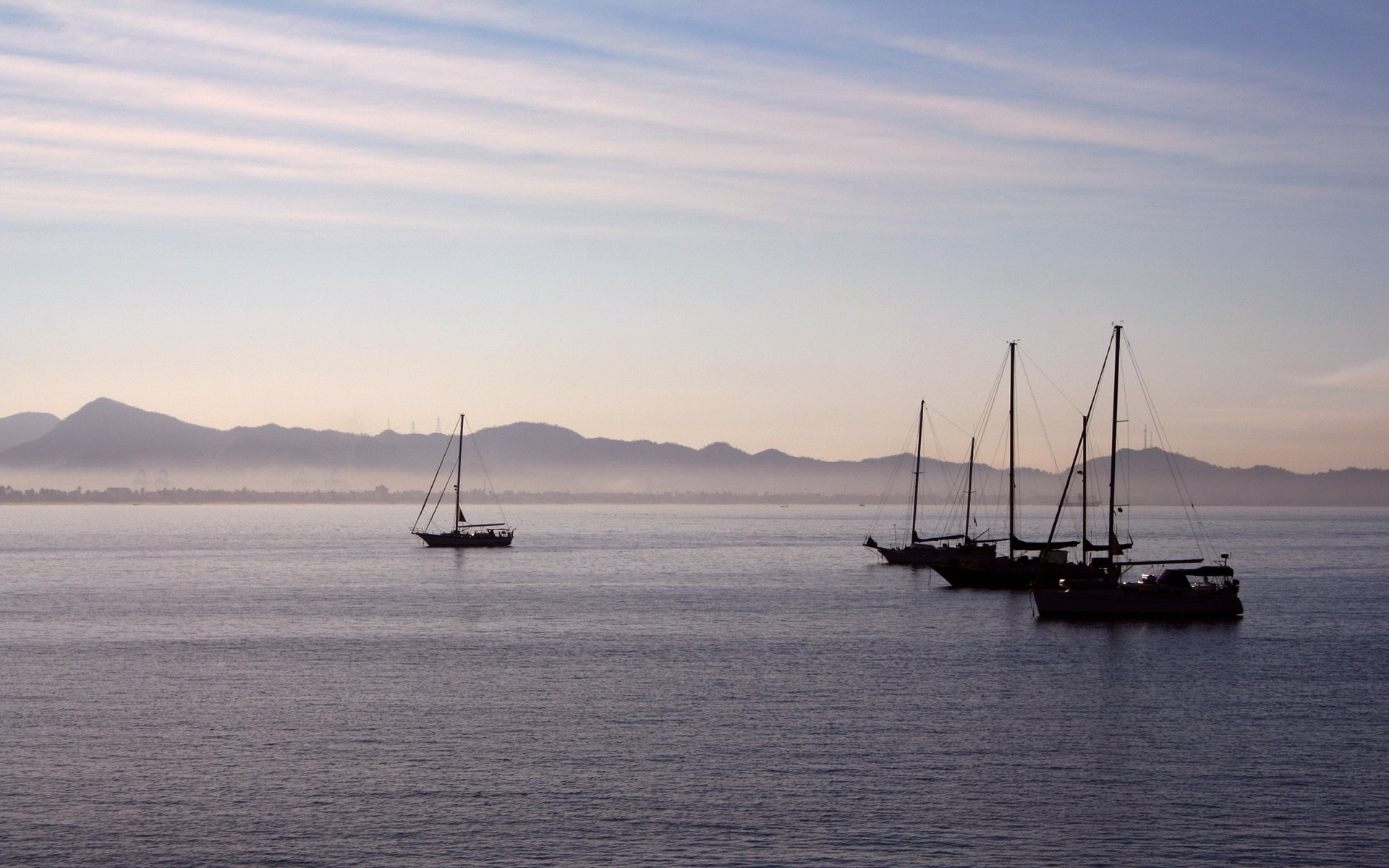 yachten boote meer himmel morgen landschaft stille glatte oberfläche ruhe