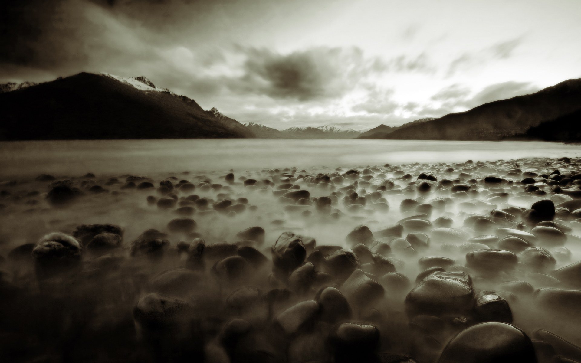 berge steine nebel sepia