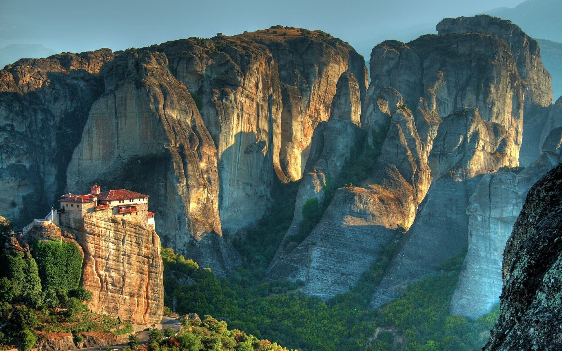 montagnes falaise canyon