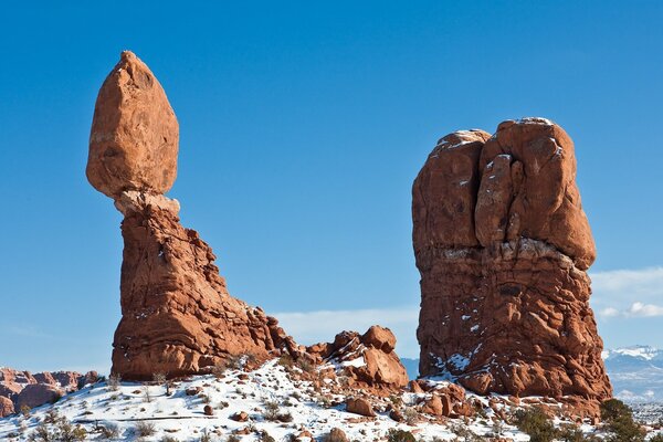 Rocas rojas en invierno