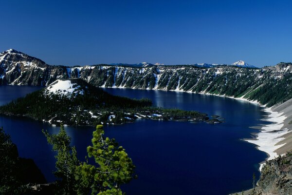 An island of greenery in the center of a huge lake