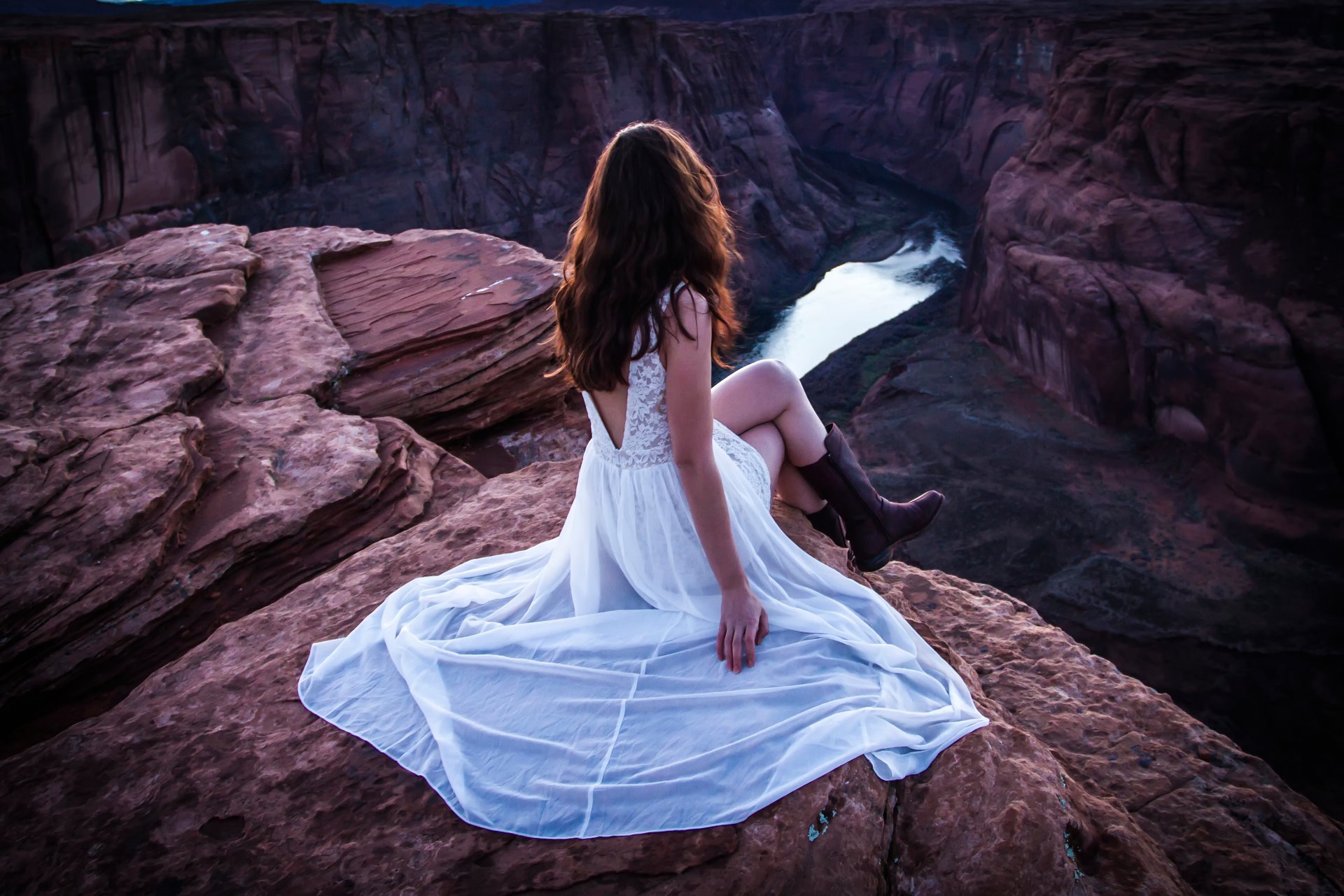 river throne girl valley river height view
