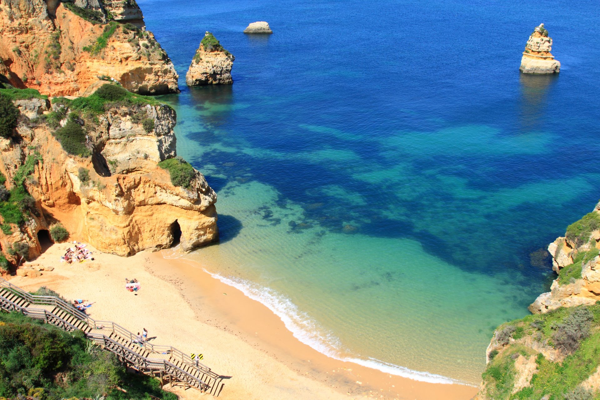 höhe felsen bäume ufer strand meer