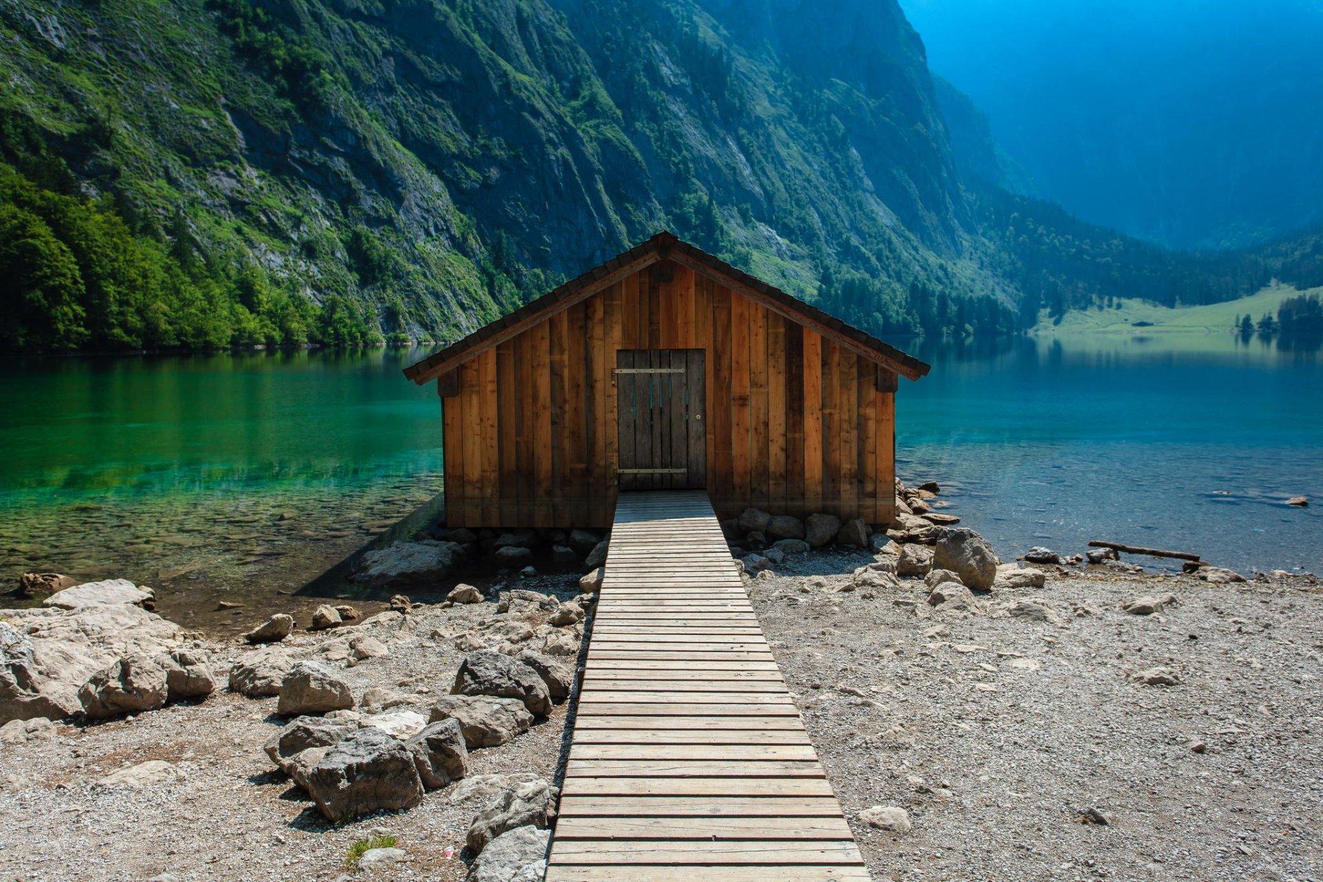 lac nature montagnes bateau