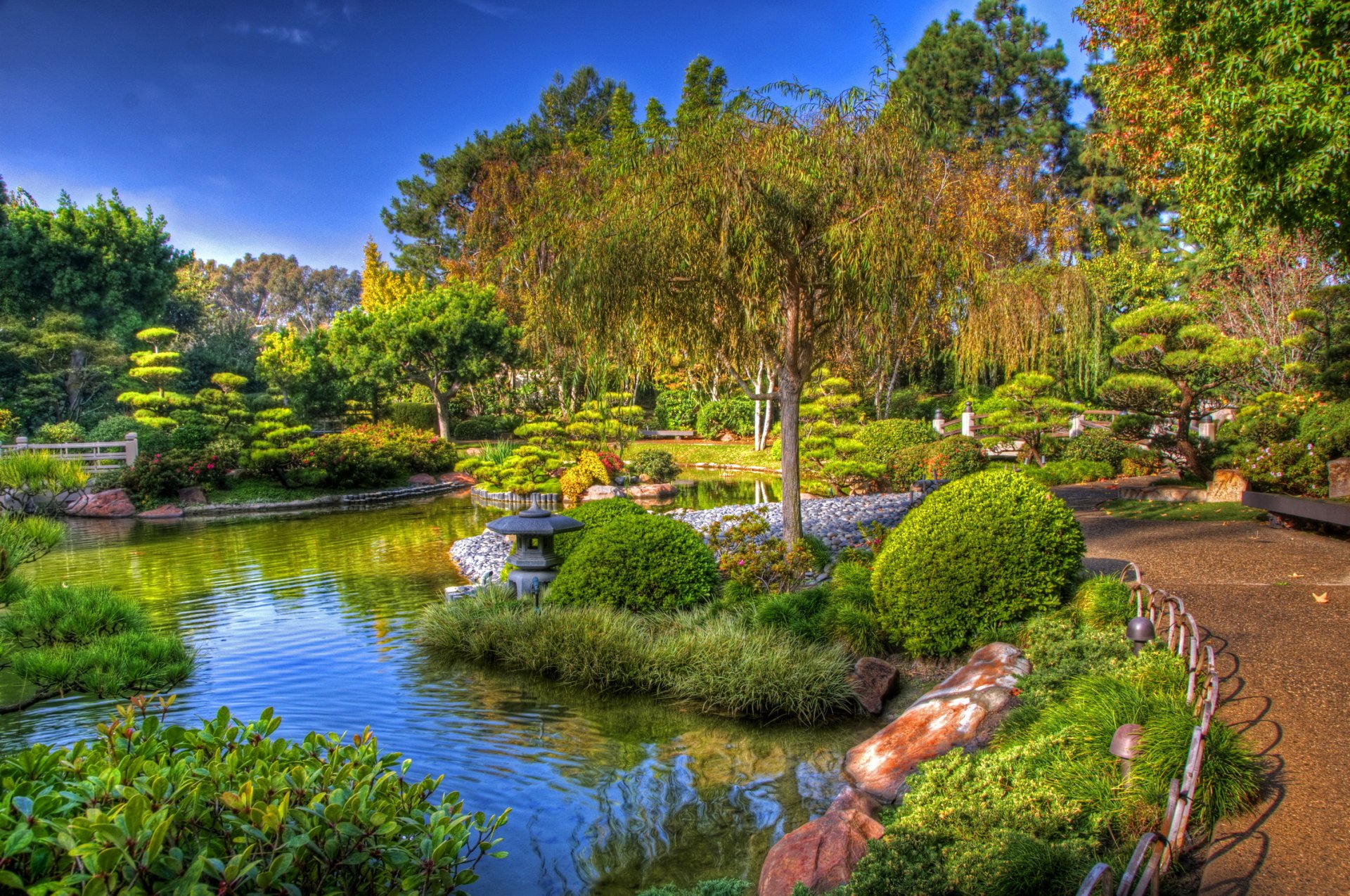 garten teich gehweg büsche blumenbeete bäume earl burns miller japanisch kalifornien usa