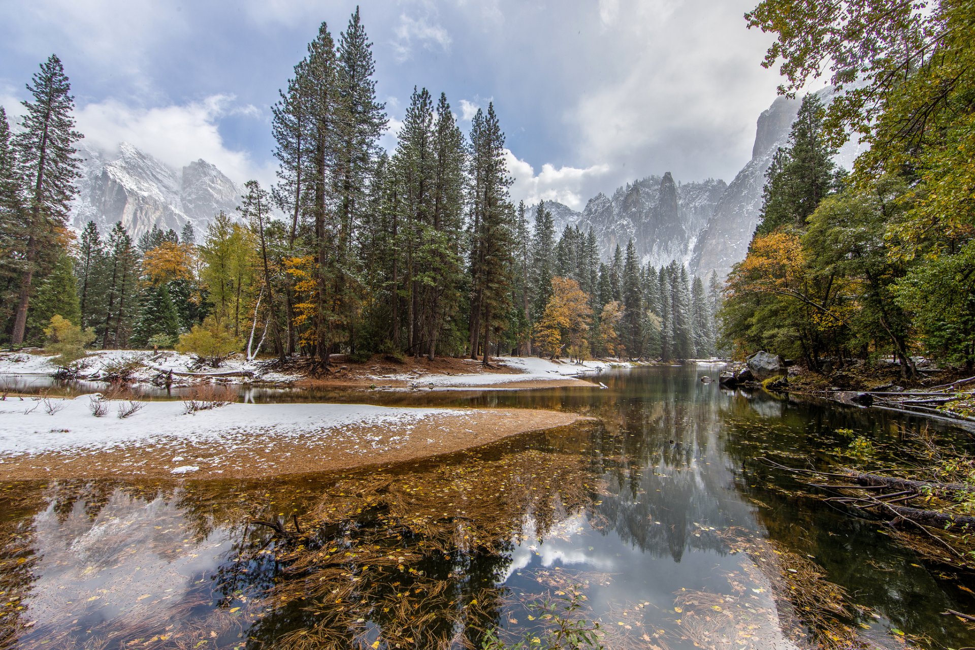 cielo montañas bosque árboles otoño río nieve