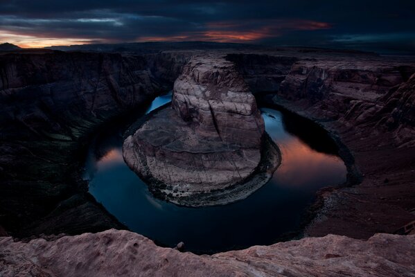 Paesaggio dallo Stato degli Stati Uniti di Nevka Arizona e montagne del Colorado