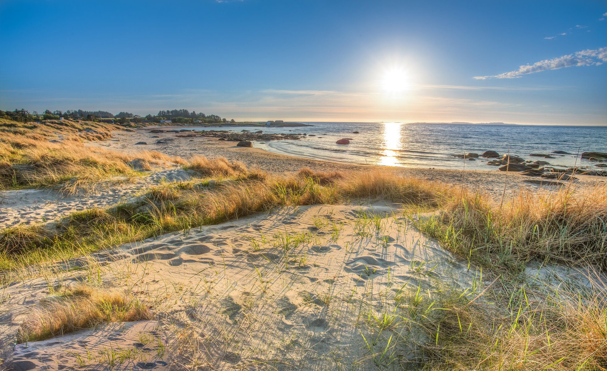 himmel sonne strahlen sonnenuntergang ufer sand gras steine meer