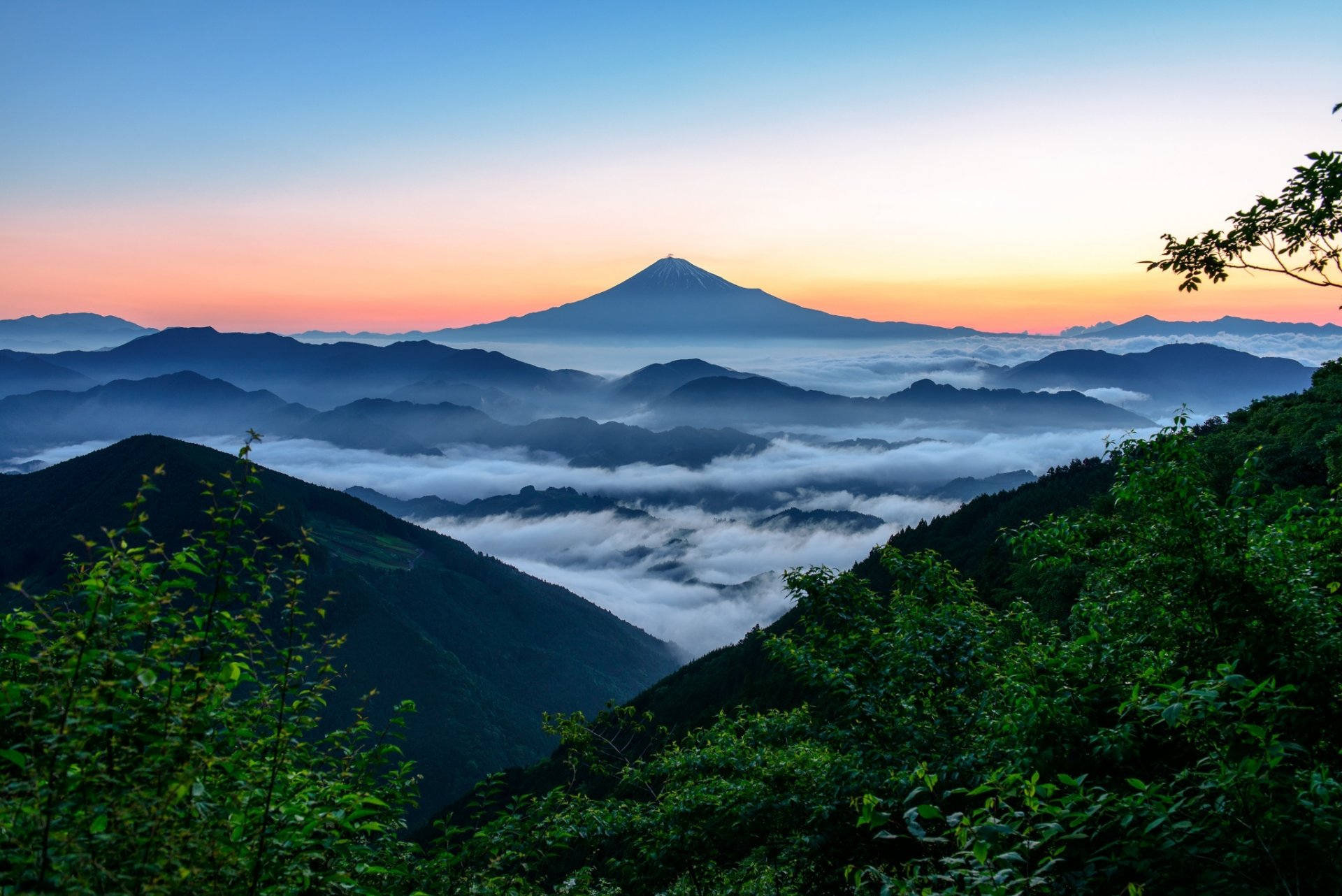 montaña niebla cielo nubes nieve azul puesta de sol cumbre volcán azul fujiyama japón hd