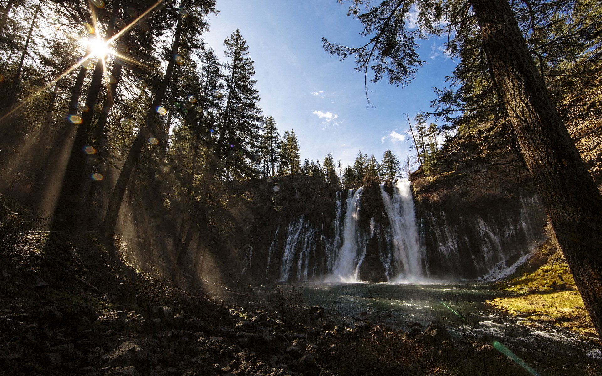 fiume cascata natura