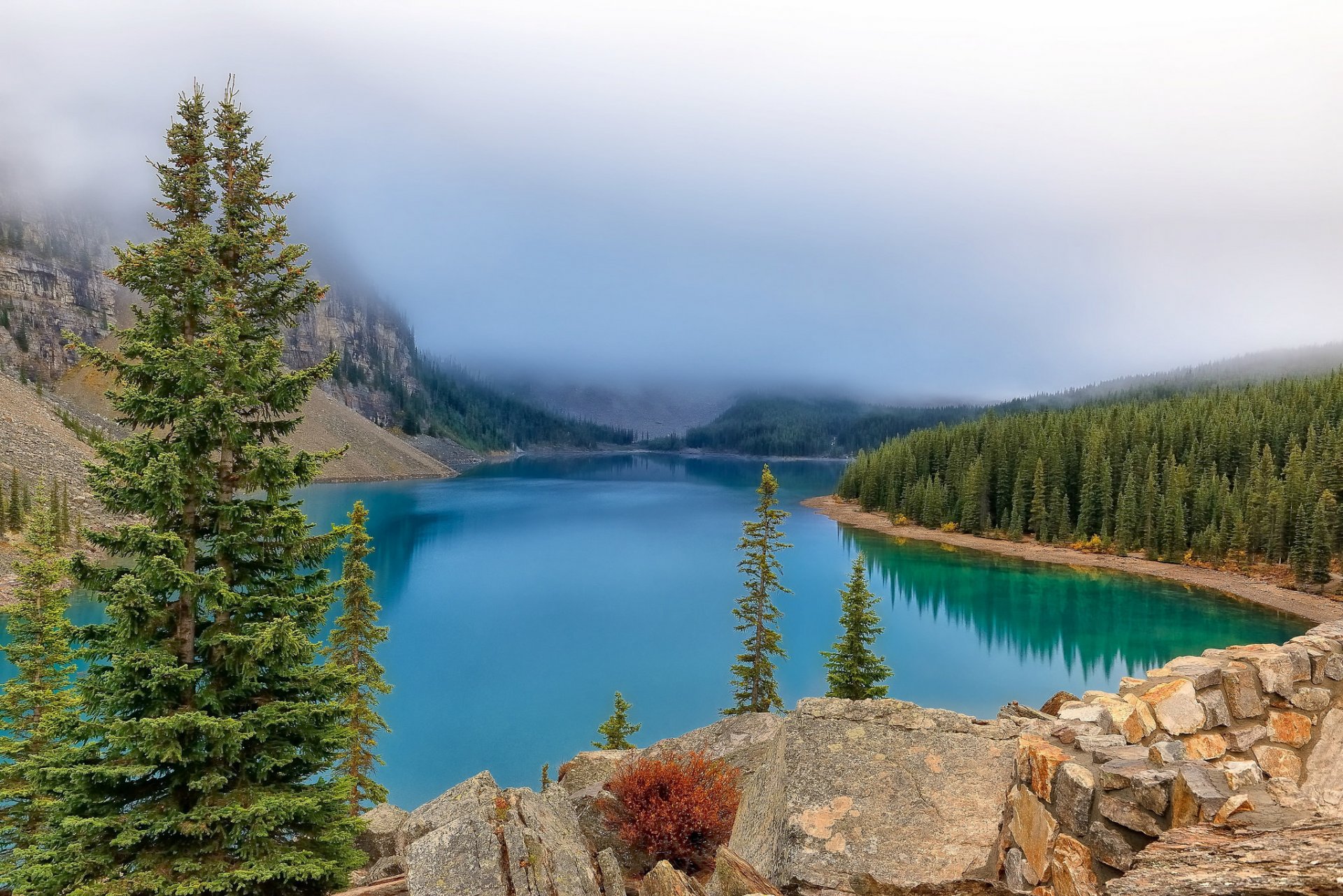 moraine alberta kanada góry jezioro drzewa krajobraz