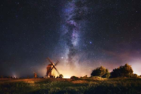 Le moulin à vent se repose la nuit