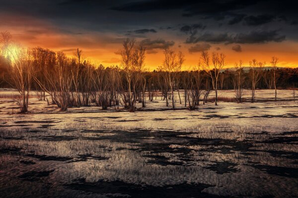 Le coucher de soleil sur le marais est magnifique
