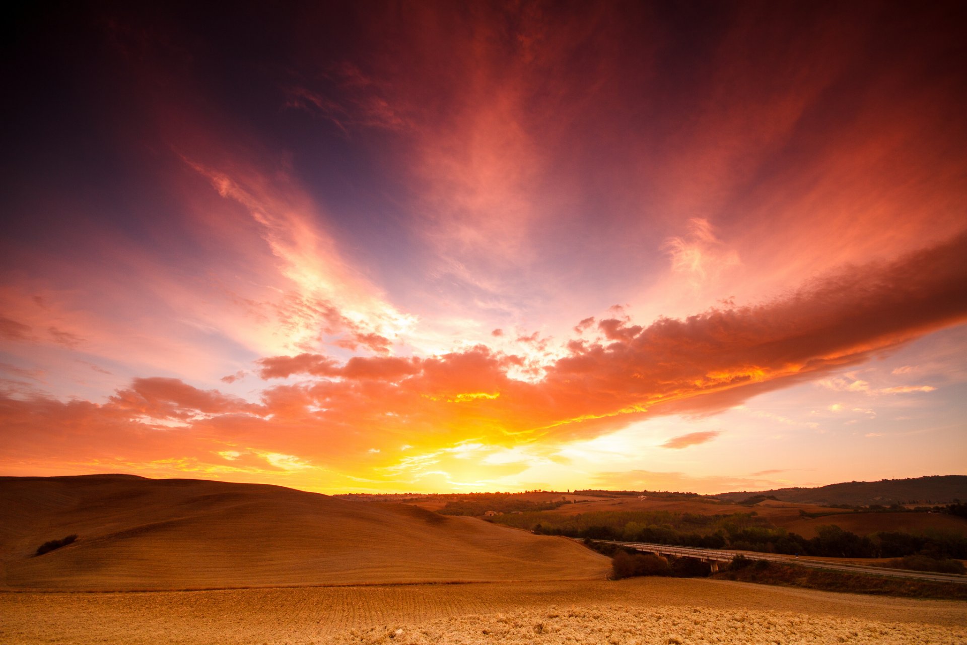 champ coucher de soleil france ciel nuages