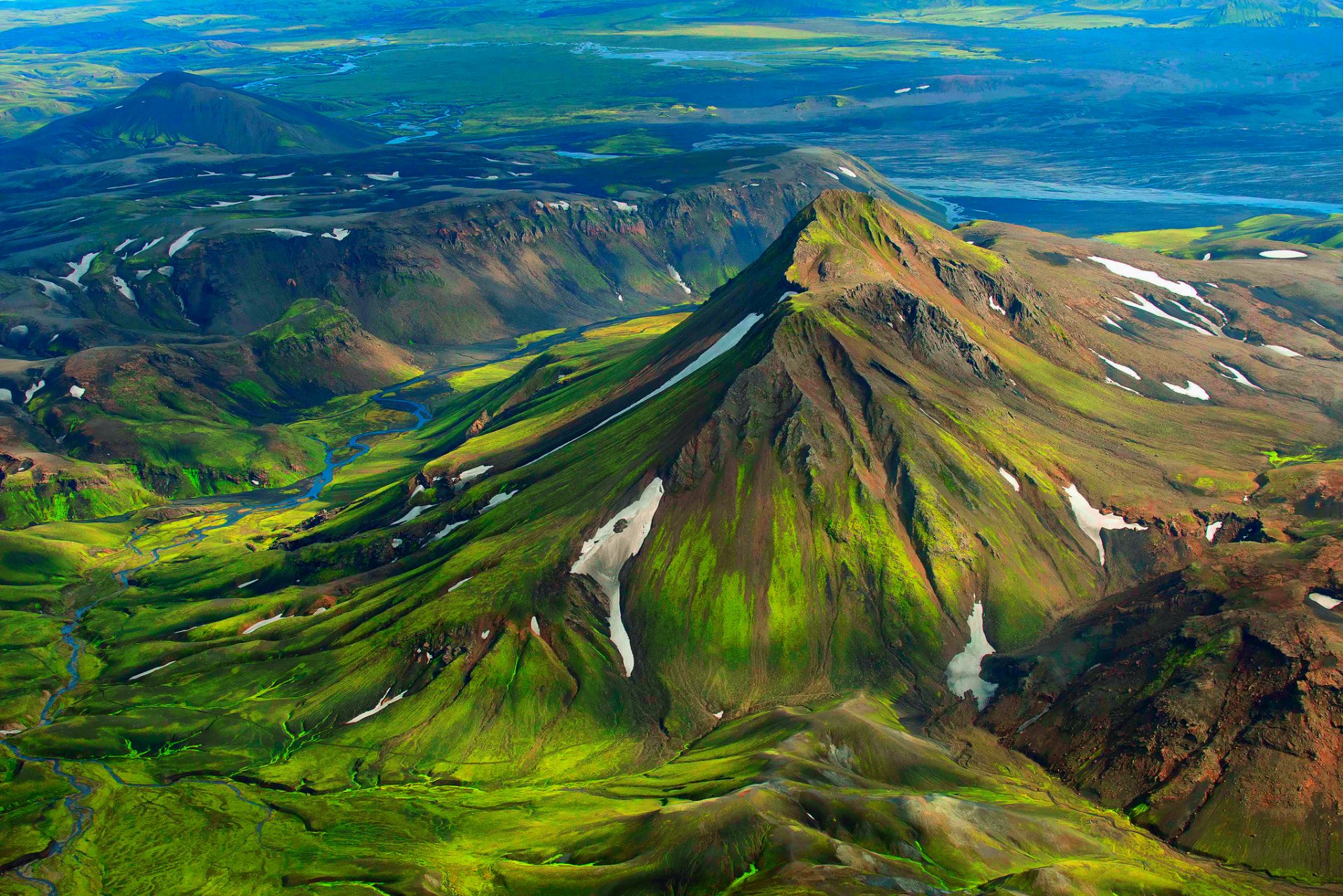 islande montagnes collines vallée