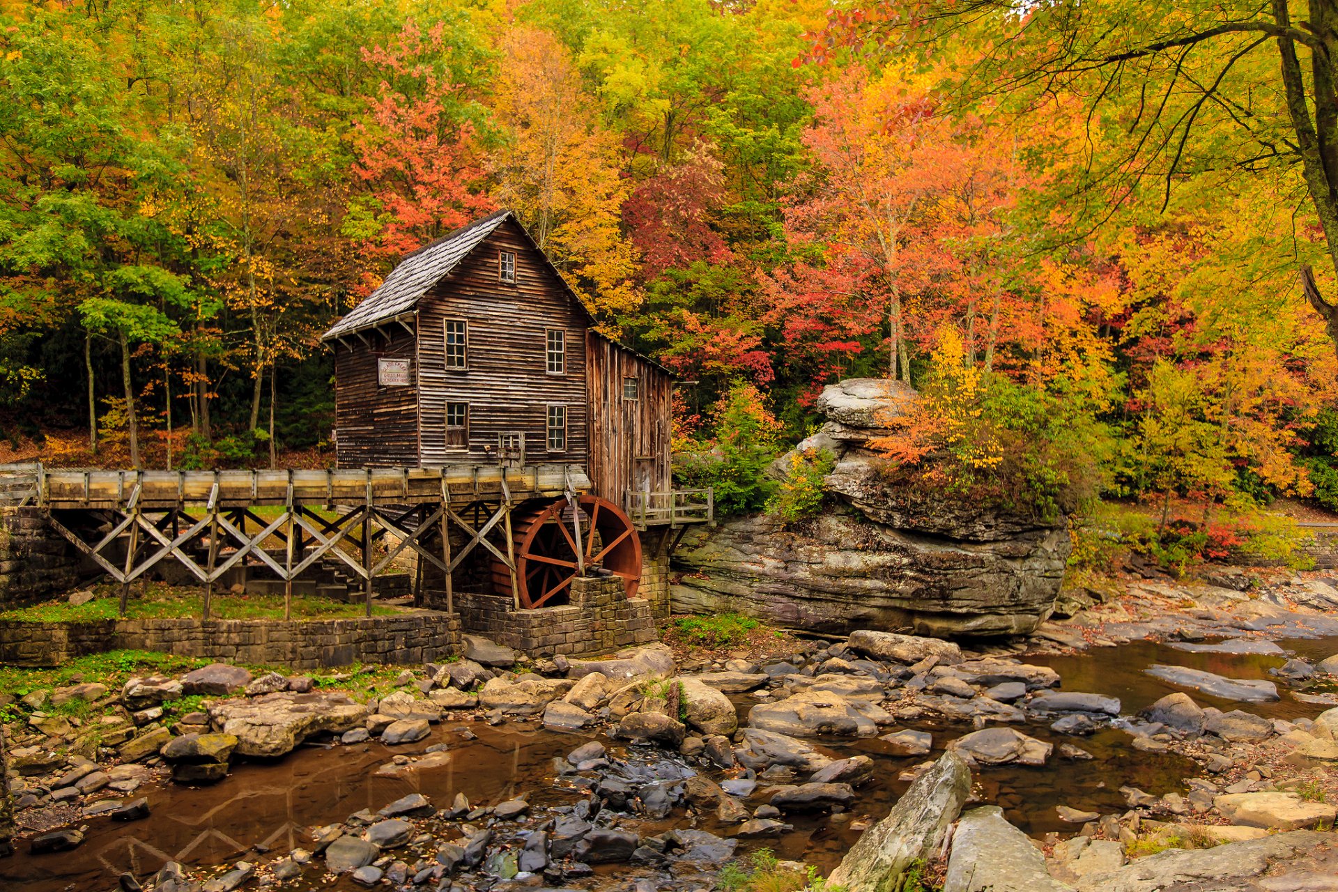 stany zjednoczone wirginia zachodnia hrabstwo fayette new river gorge twierdzą babcock park jesień młyn wodny