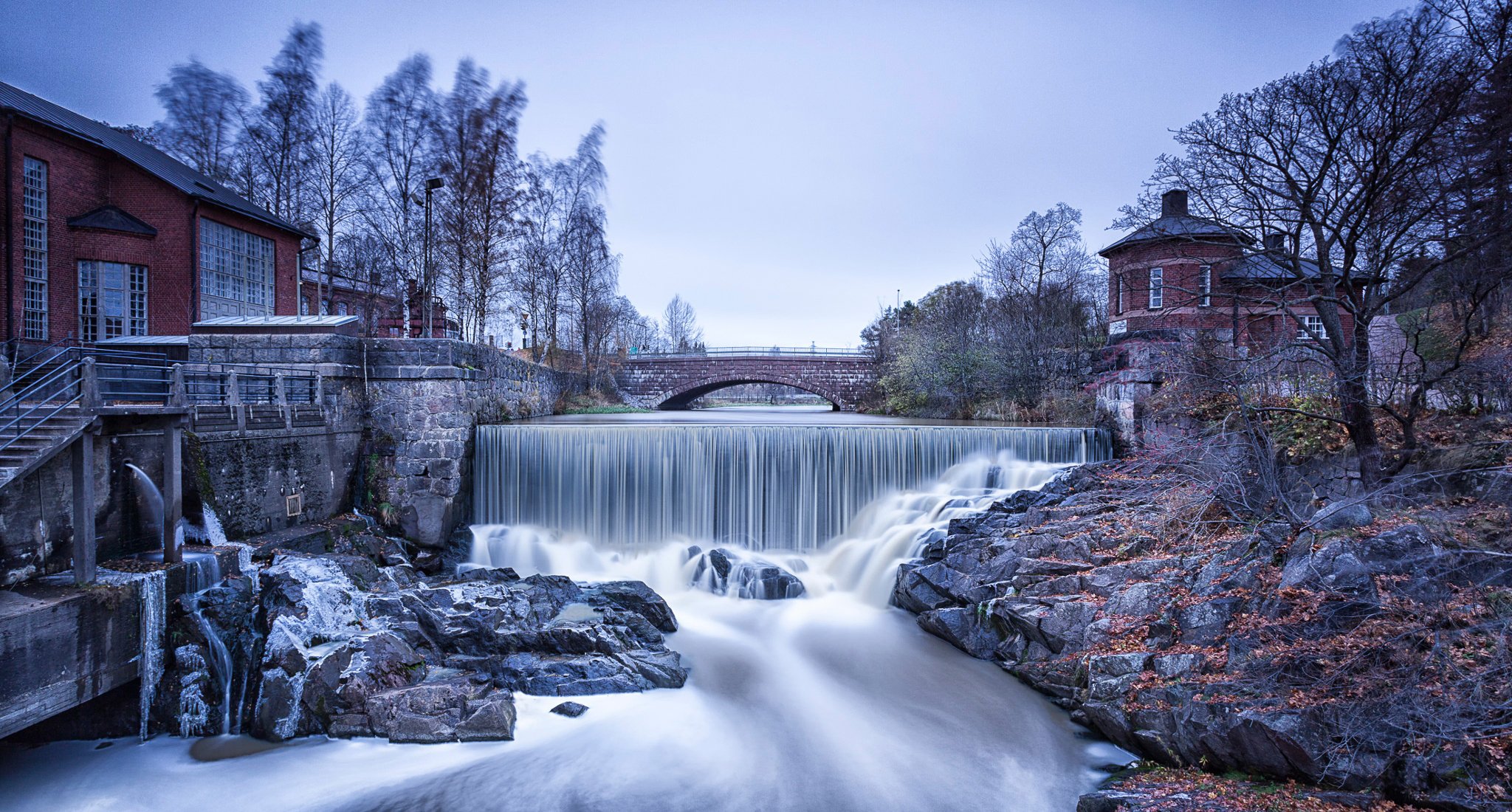 vanhankaupunginkoski helsinki stromschnellen der altstadt park vanhankaupunginlahti finnland