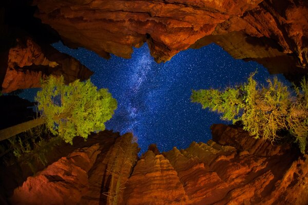 Parque nacional Bryce Canyon en los Estados Unidos por la noche