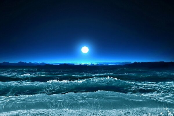 El resplandor de la Luna sobre las olas del océano