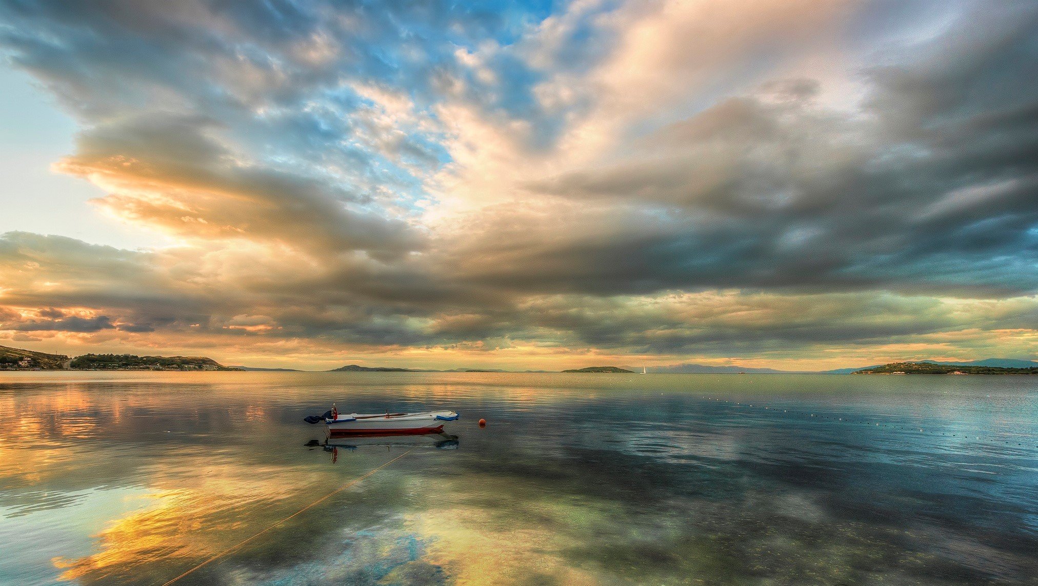 mar barco nubes sol agua amanecer