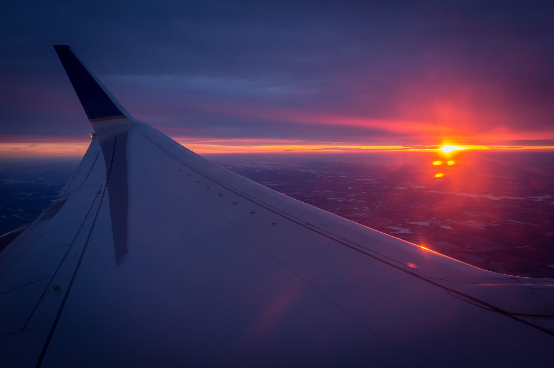 flugzeug draufsicht flügel sonne horizont