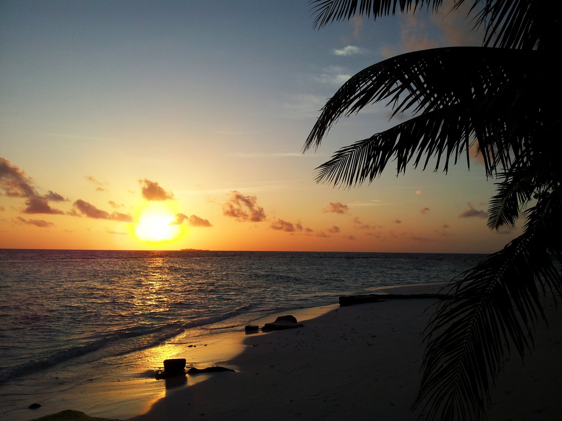 maldives coucher de soleil plage