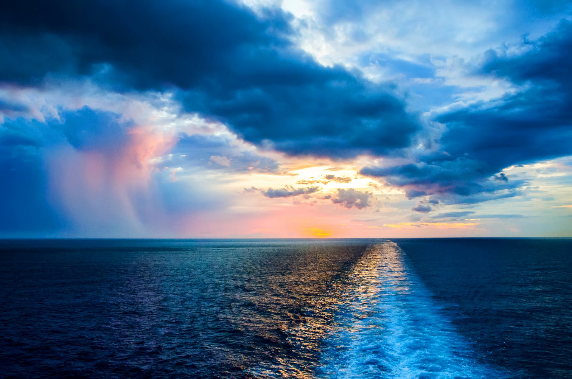 oceano atlantico acqua onde orizzonte tramonto nuvole cielo natura