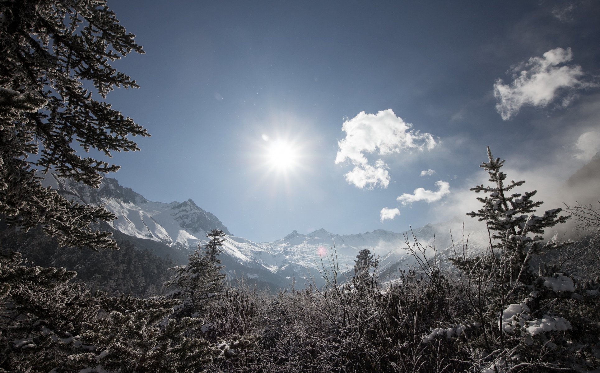 province du sichuan chine montagnes soleil neige