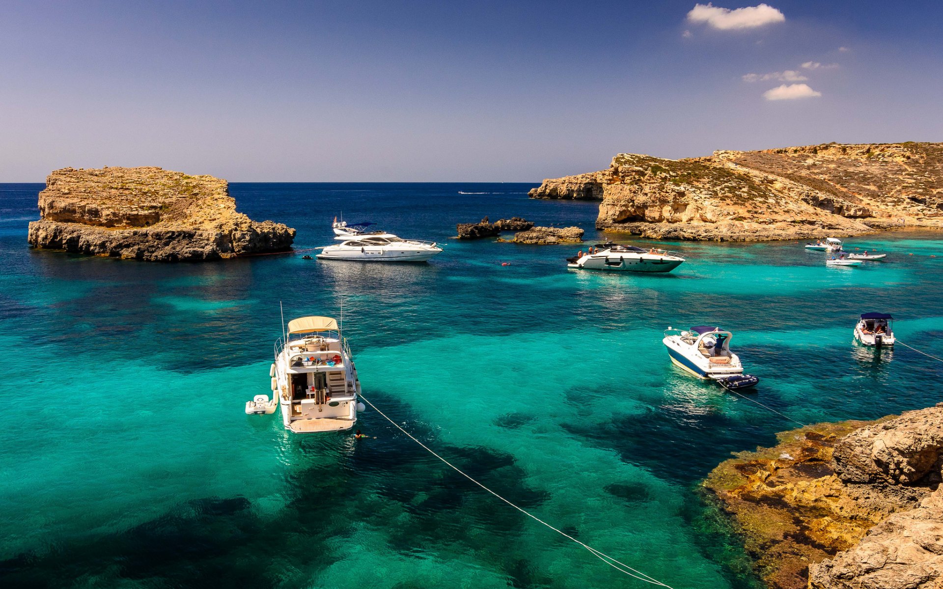 malta yates océano rocas verano