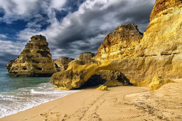 Plage de Marinha au Portugal