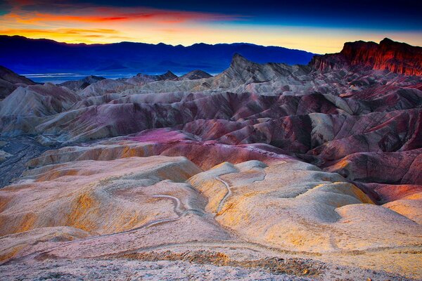 Paesaggio della Valle della Morte in California