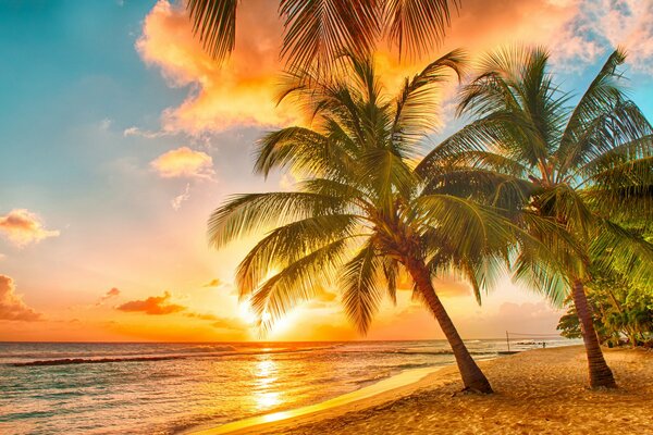 Закат солнца на тропическом острове