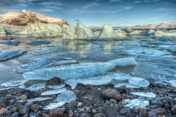 The beauty of the shores of Iceland and the stones