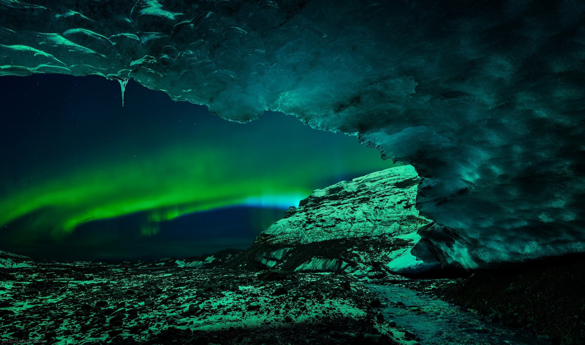 lueur grotte glace