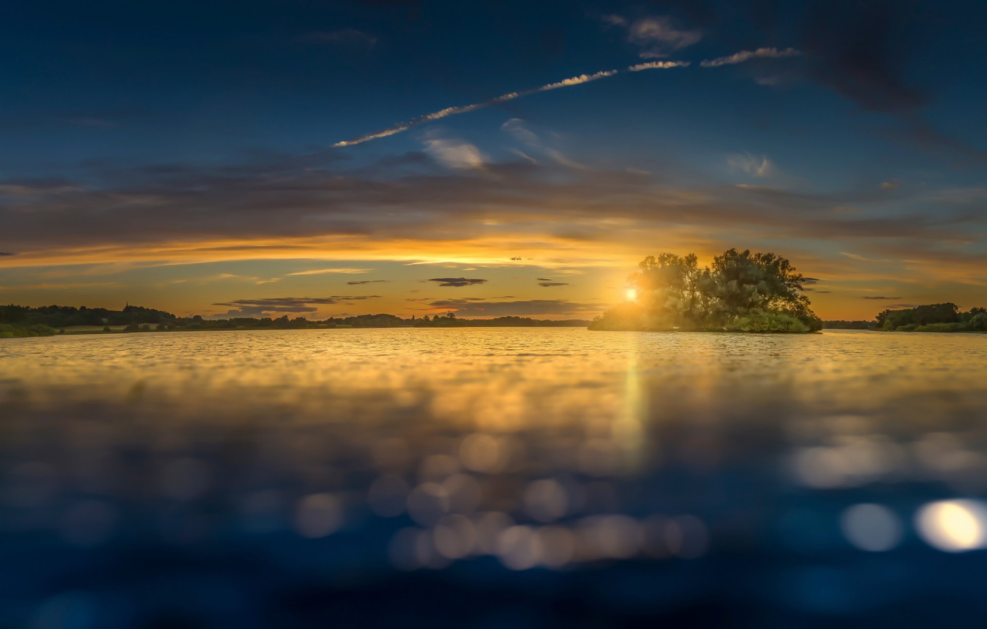 lago isla cielo sol nubes