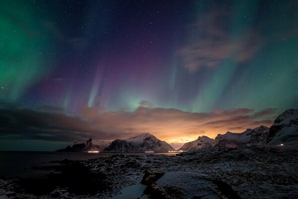 Nordlichter nachts im Winter