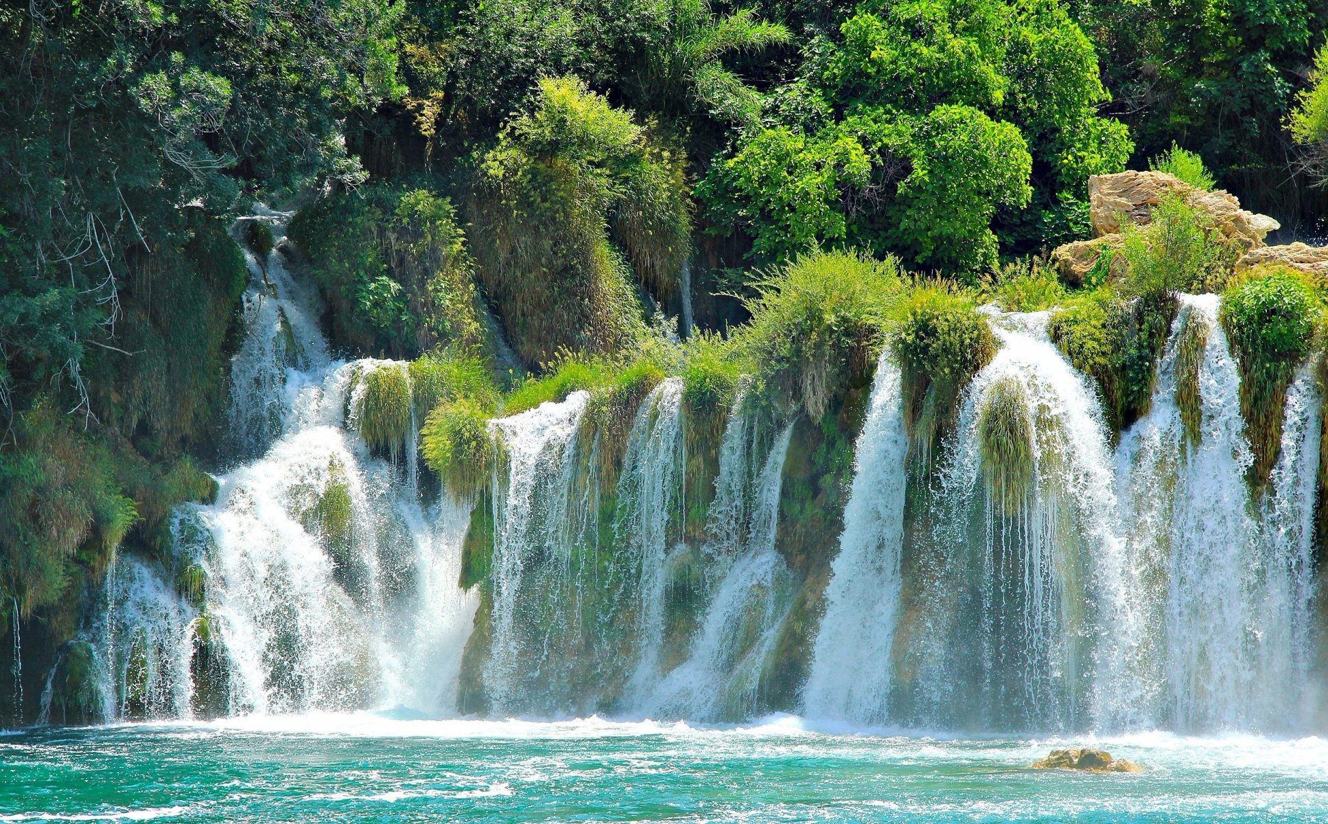 croatia plitvice lakes national park waterfalls croatia national park waterfall