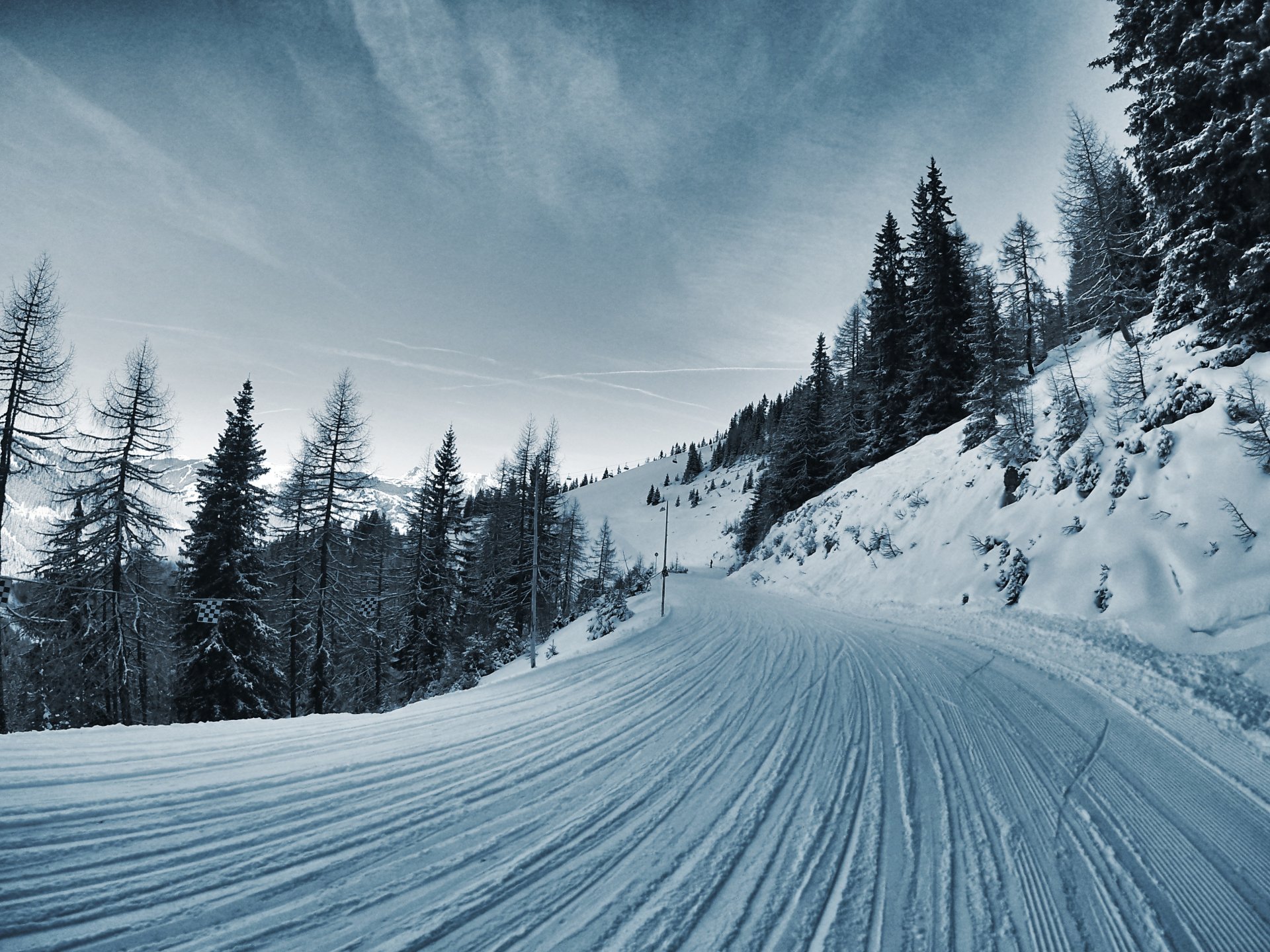 hiver route neige collines