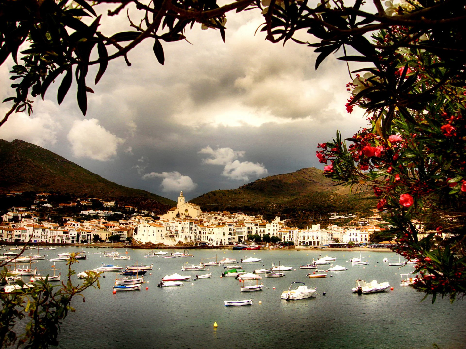 cadaqués katalonien spanien wolken regen ☁ ☂ ☁