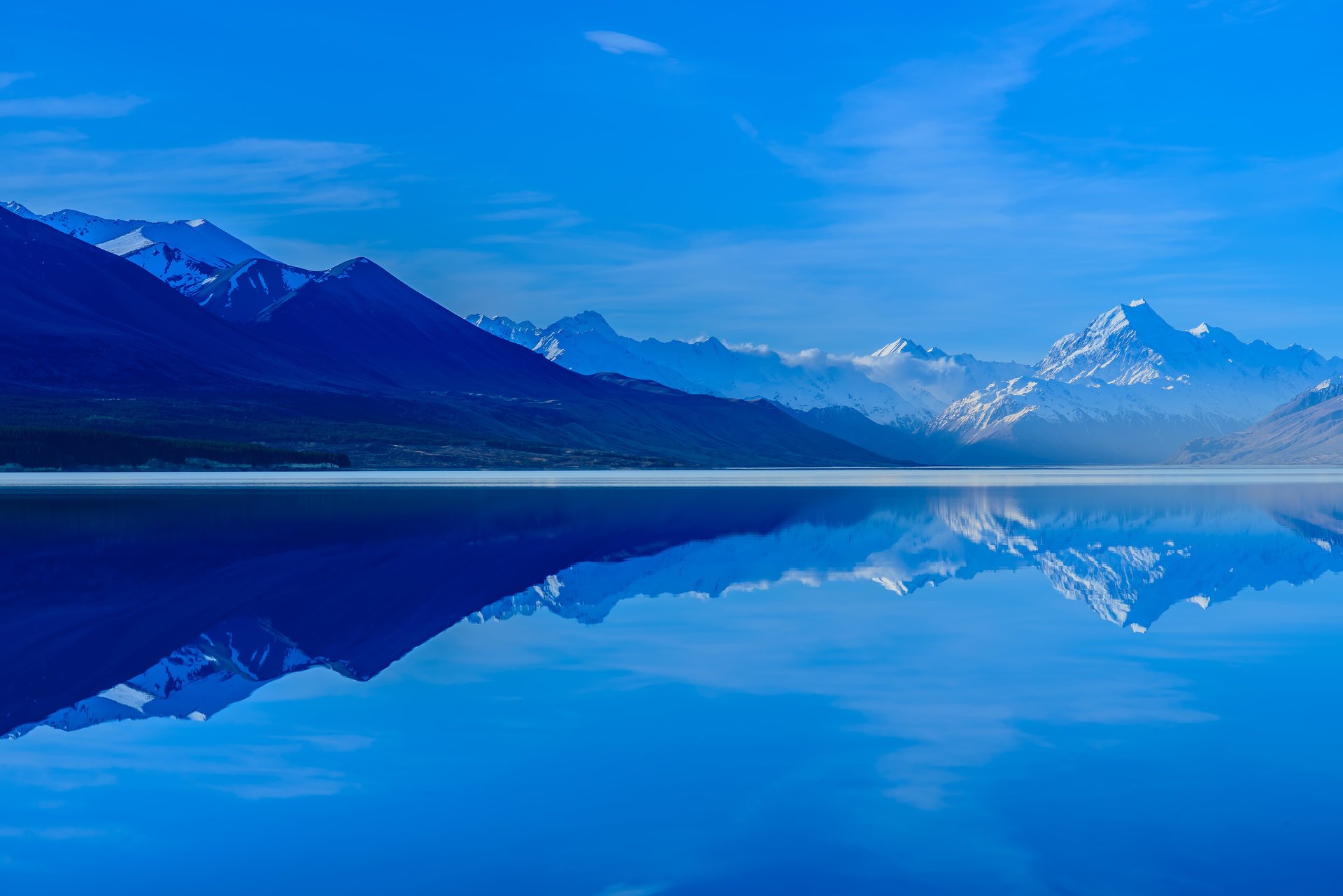 lake pukaki pukaki mountains sky reflection south island new zealand