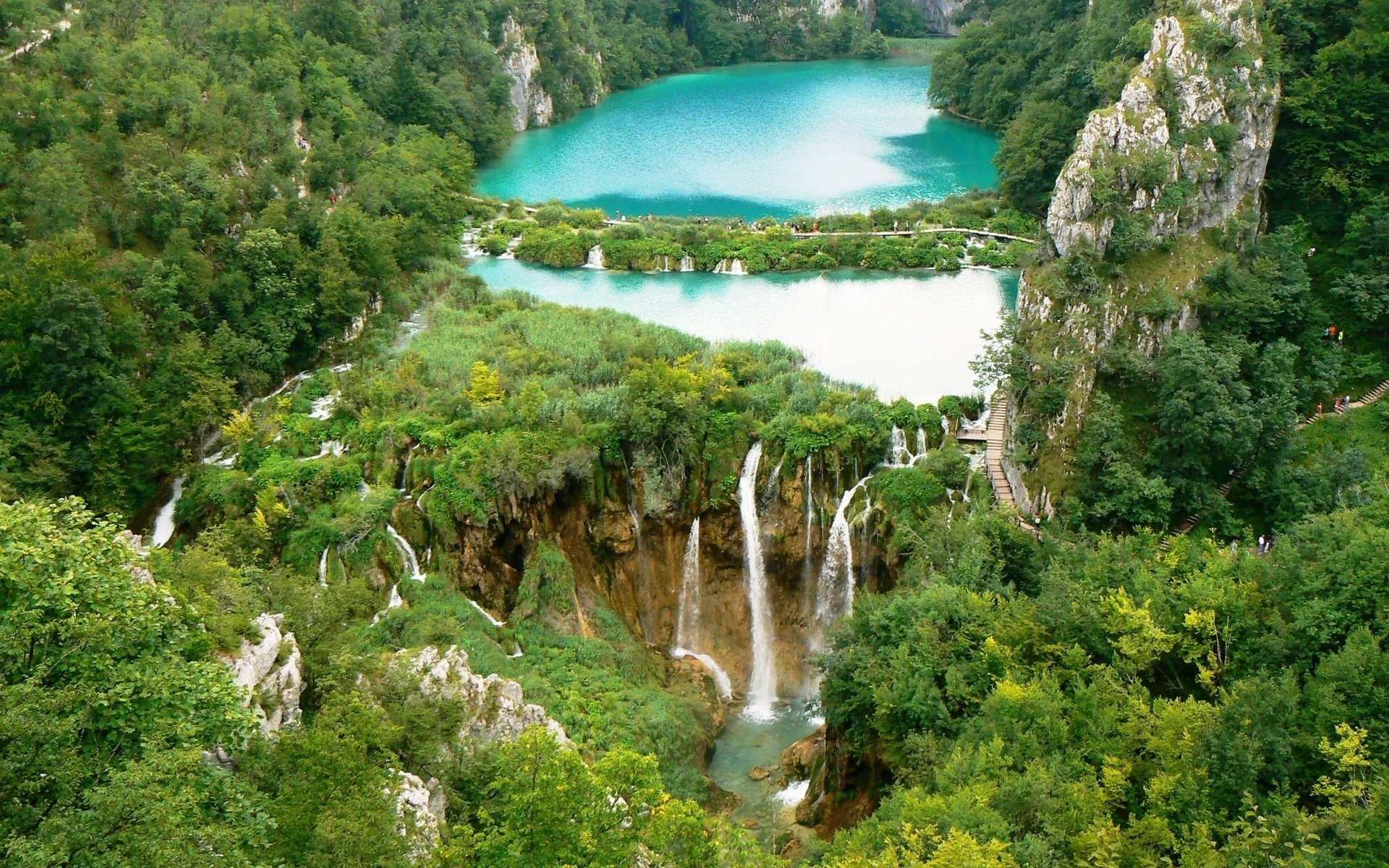 paesaggio croazia lago cascata