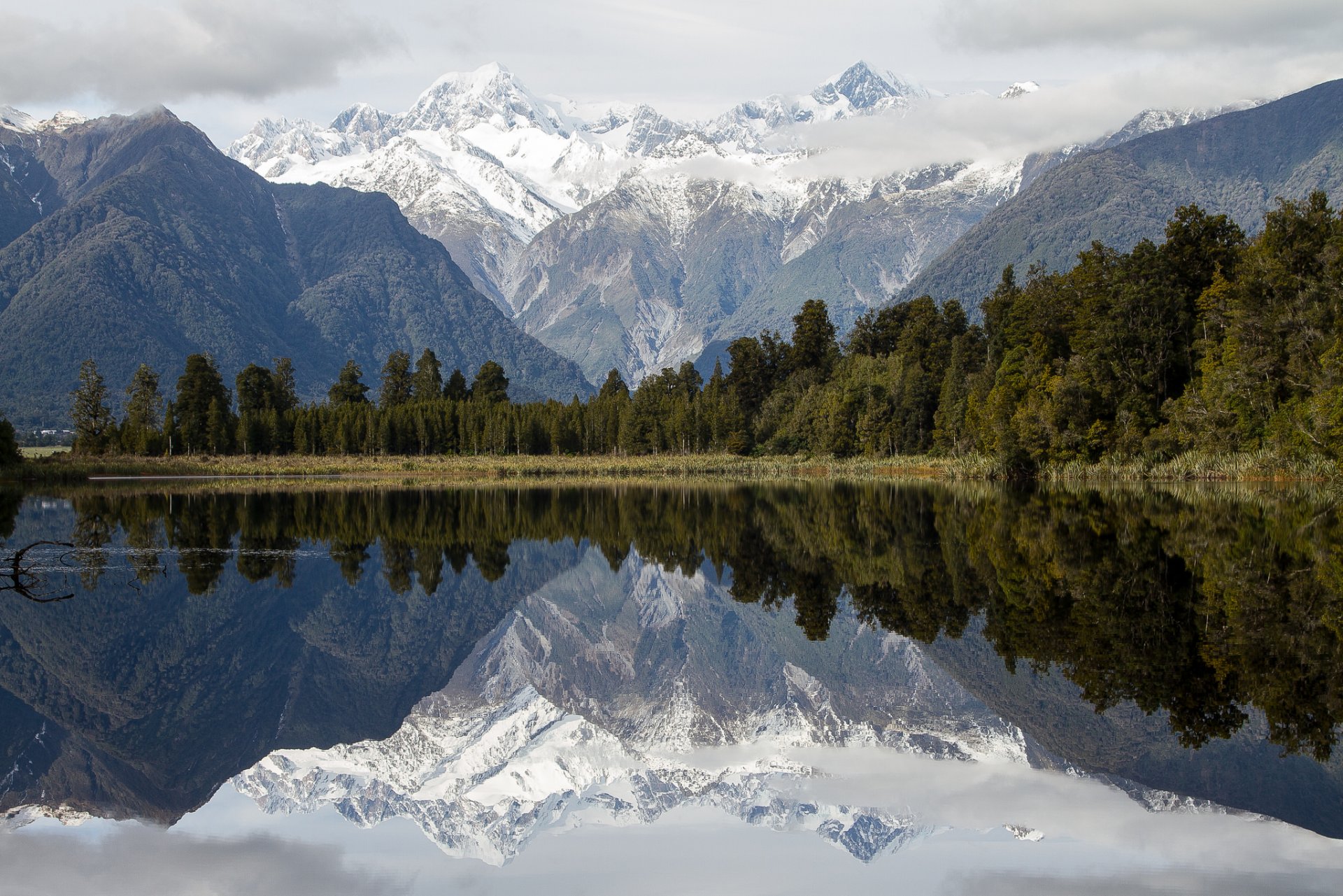 espejo-lago matheson nueva zelanda montañas lago reflexión