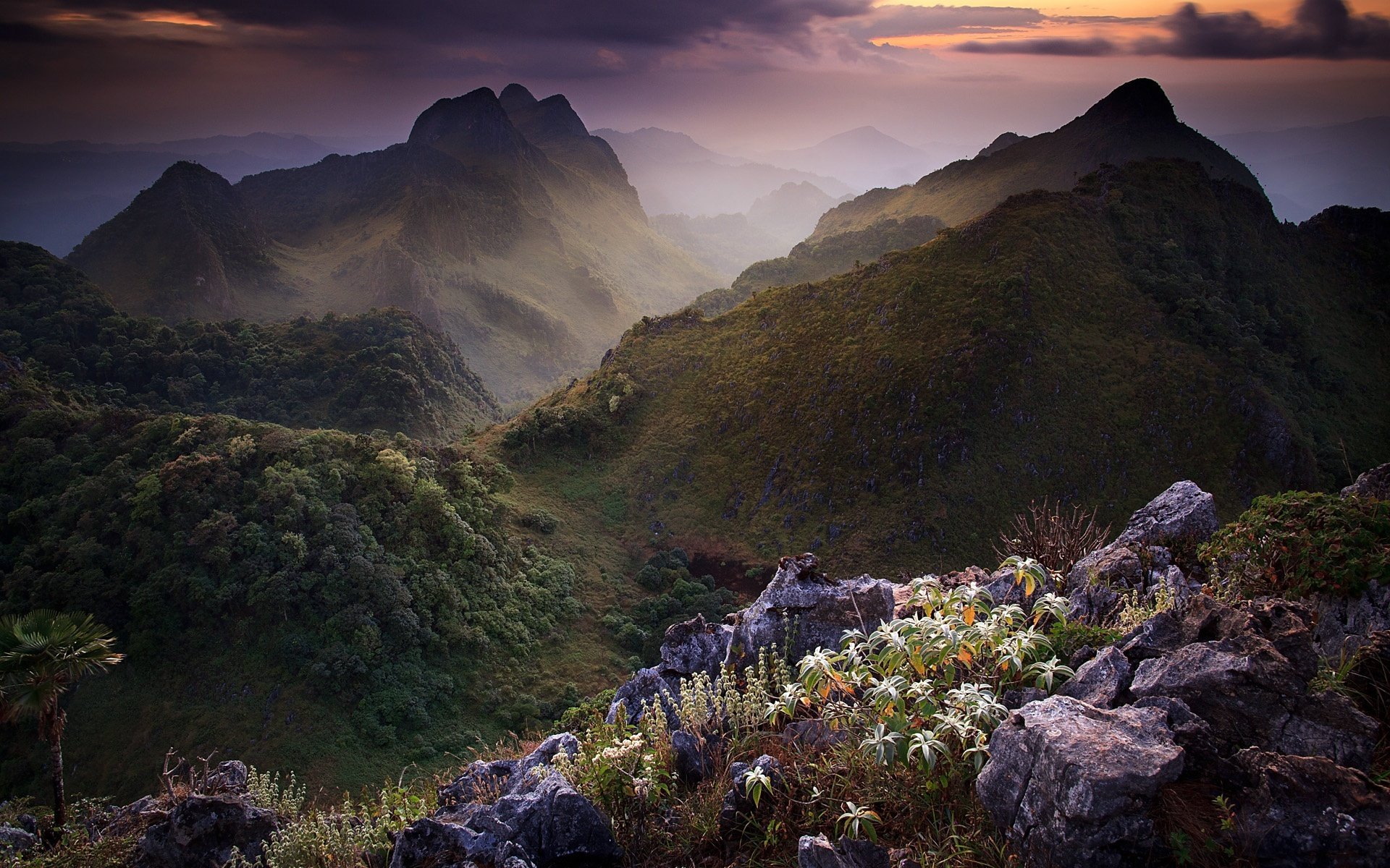 thailandia montagne vegetazione nuvole