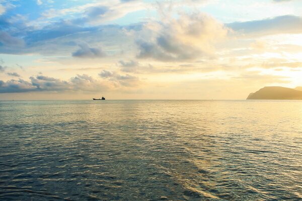 Schwarzes Meer, Horizont, Noworossijsk