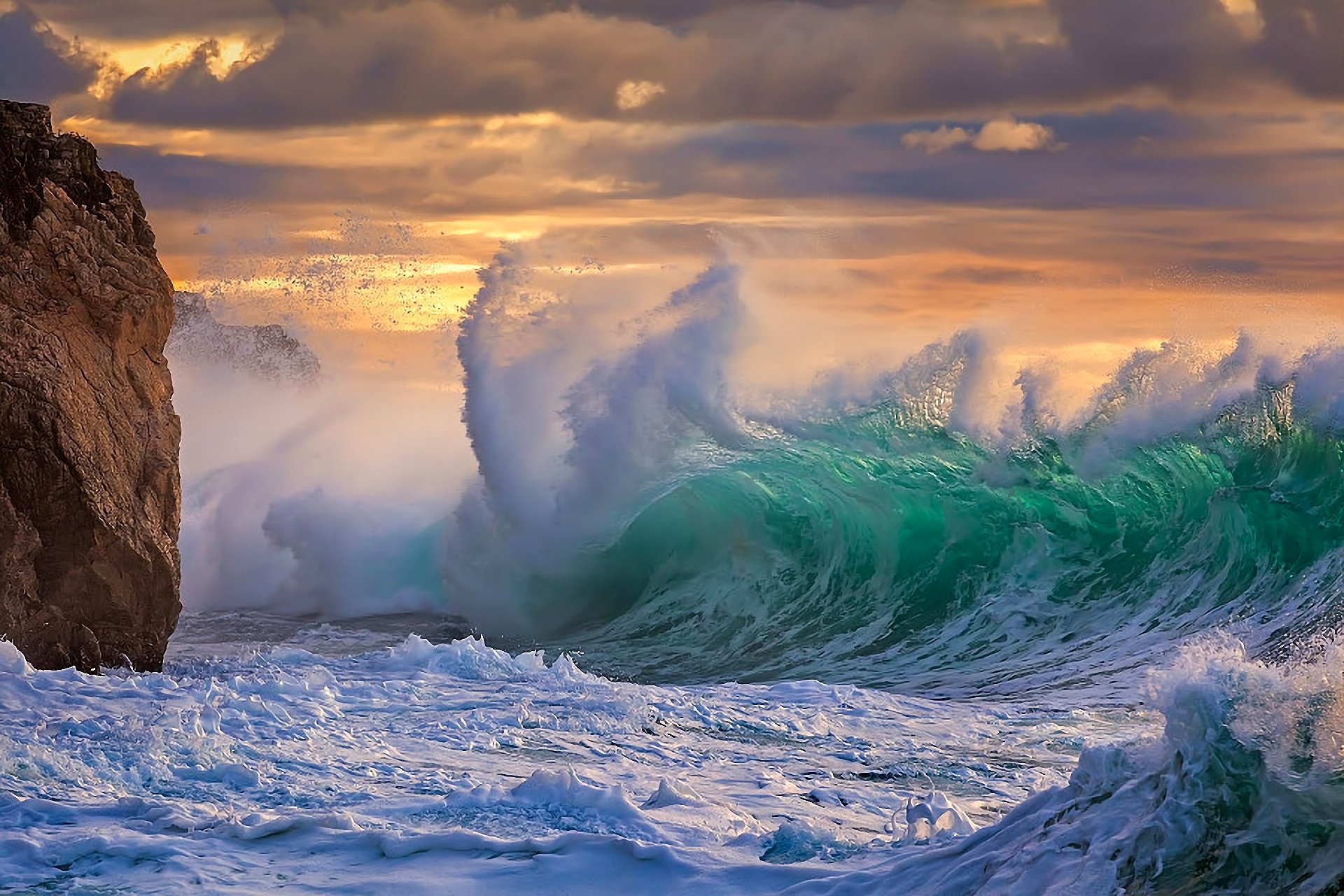 cielo nubes roca mar olas tormenta