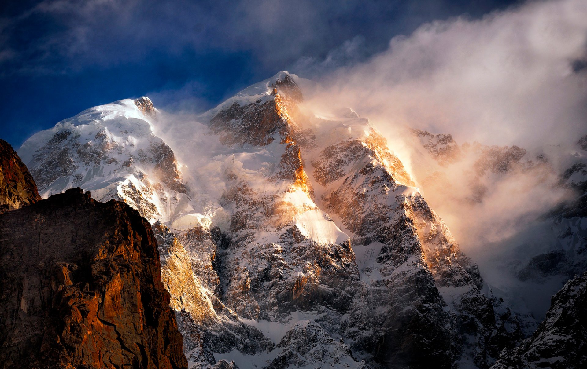 montagnes neige soleil