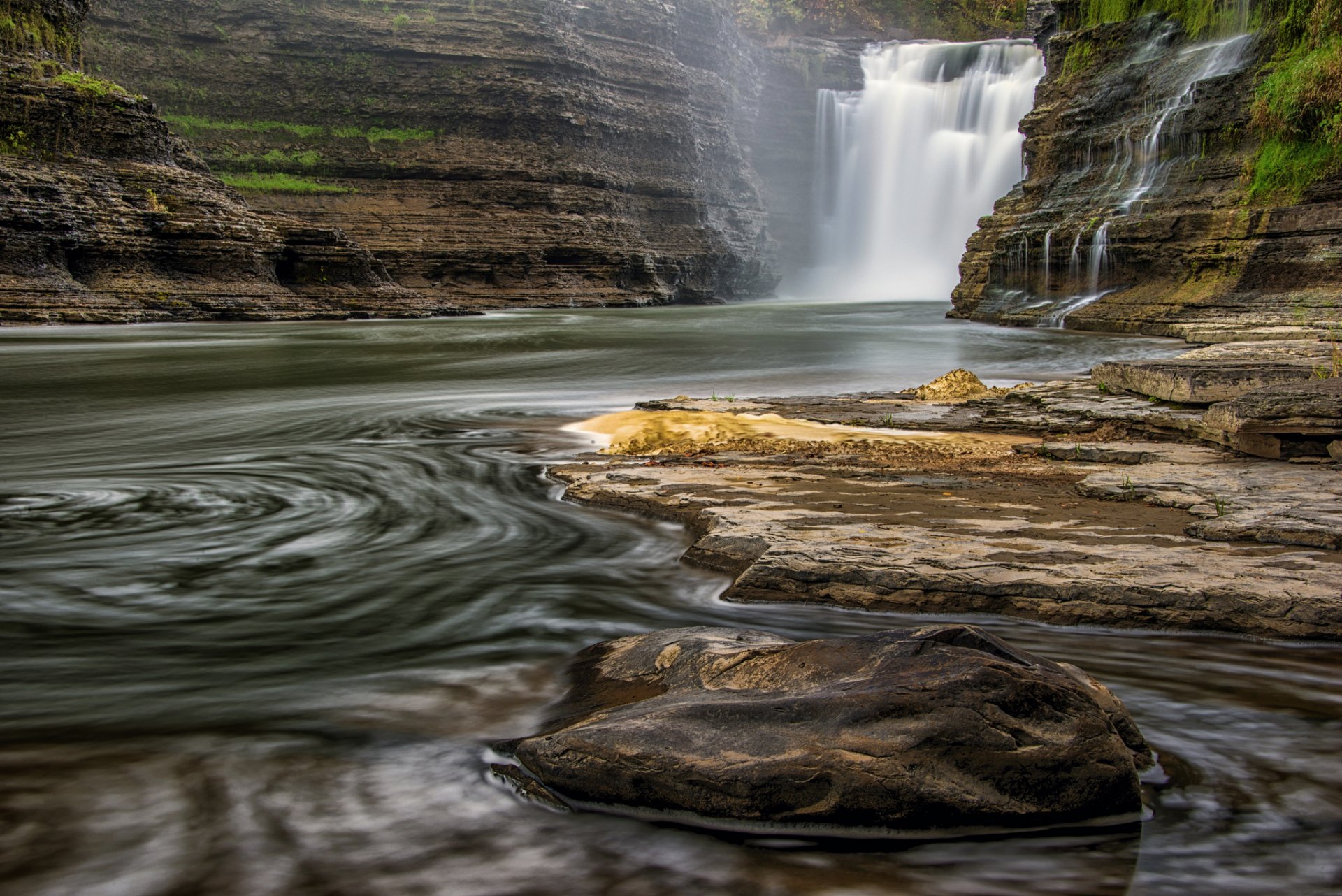 rocas río cascada